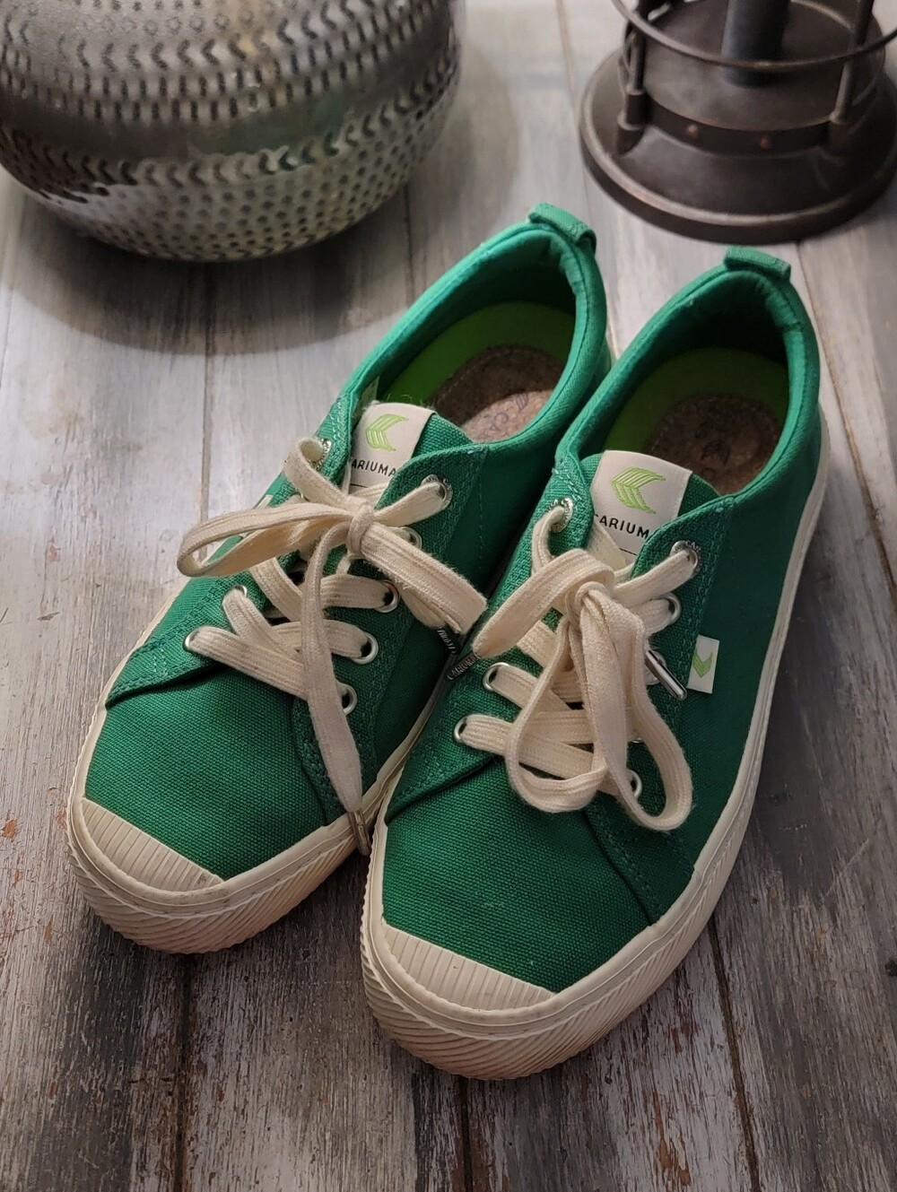Cariuma Low Canvas Unisex Sneakers-womens 8.5/mens 7